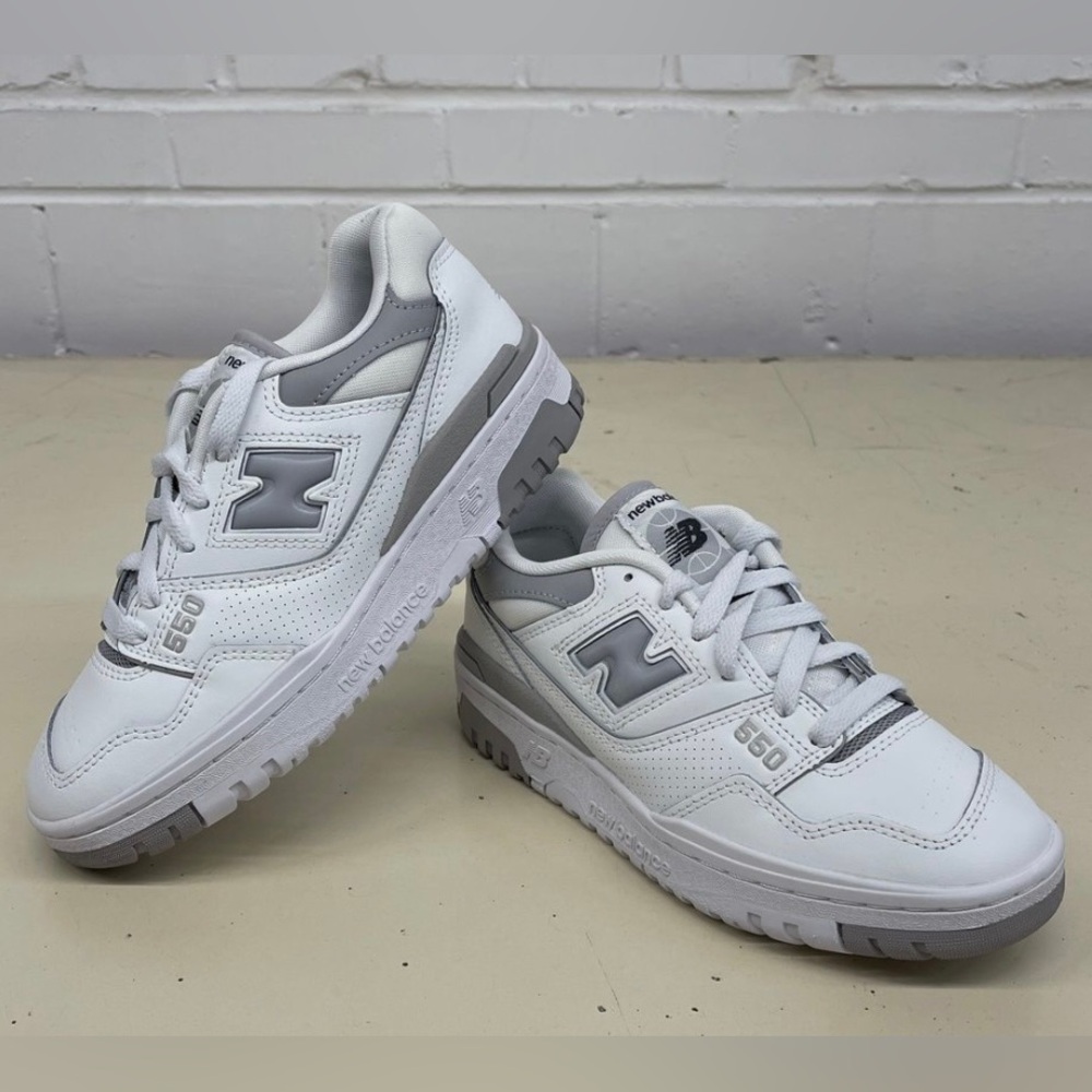 New Balance Women’s 550 White/Gray Shoes SZ 6.5